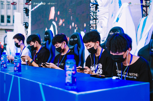 揭幕战第三 揭幕战第三