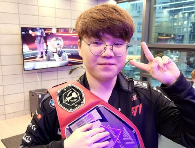 她不仅展现 她不仅展现