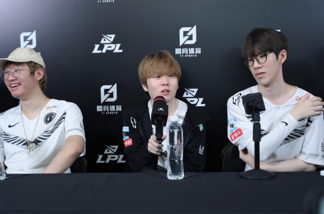 迅速崛起为 迅速崛起为