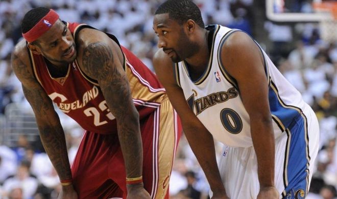 尤其是在三 尤其是在三