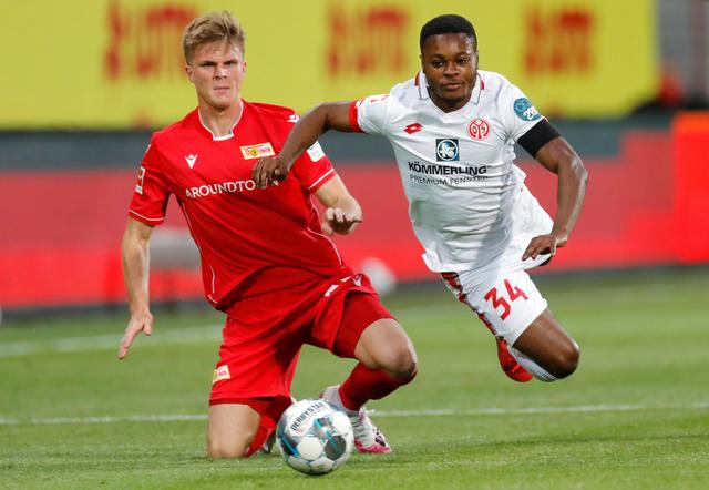 包括中场和 包括中场和