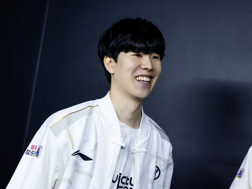 引擎上更容 引擎上更容