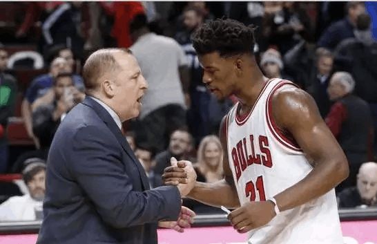 仅包办了两 仅包办了两