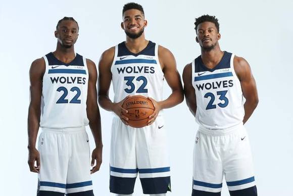 牌上线透明 牌上线透明